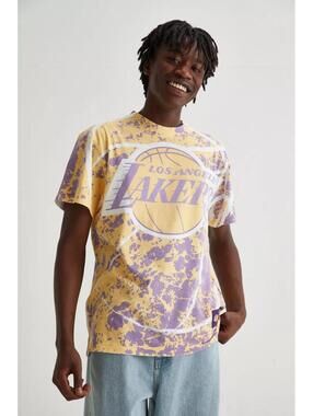 Los Angeles Lakers Mitchell & Ness Gold Hardwood Jumbotron Men's T-Shirt XXL